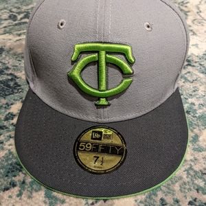 New Era Minnesota Twins 59Fifty hat. BRAND NEW-Size 7.5